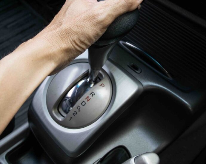 U.K. Motorists Shift Gears to Automatic Vehicles