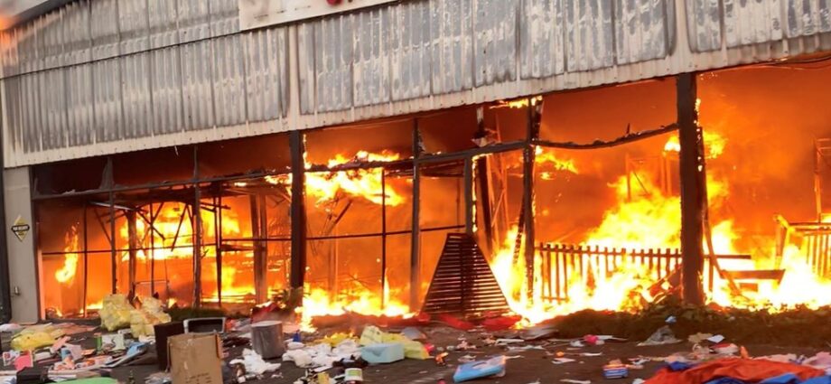 South Africa Zuma riots: Looting and unrest leaves 72 dead